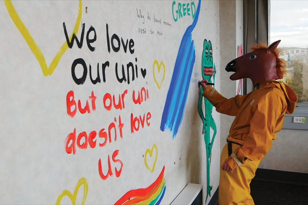 Three People Arrested Protesting Uni Mismanagement 