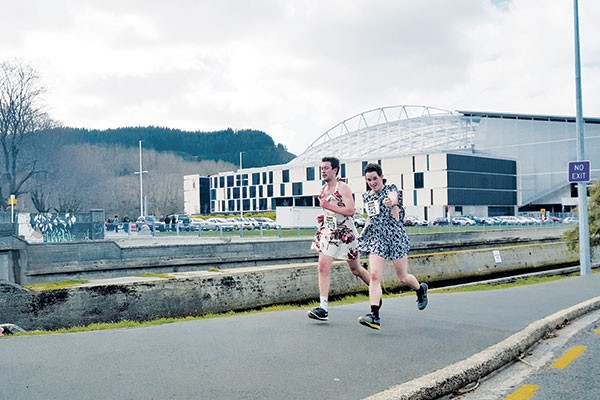 Thousands Run in the Dunedin Marathon 