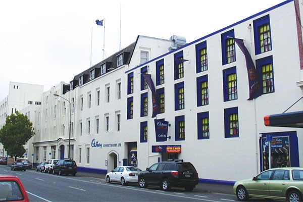 Little Visits Cadbury Factory in Show of Solidarity with Workforce