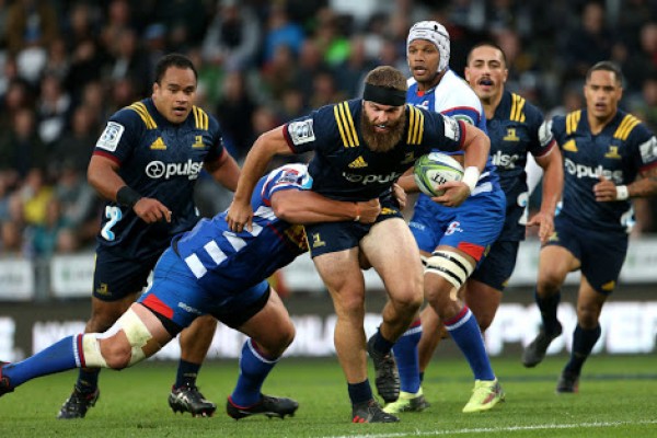 Landers Get The Job Done At The Glasshouse