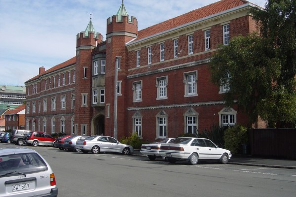 Outbreak of Gastro at Selwyn College